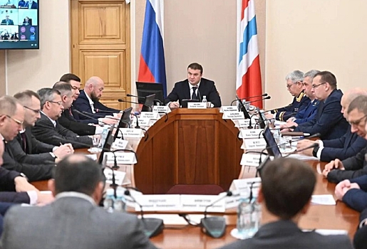 Губернатор Хоценко потребовал сократить сроки устранения коммунальных аварий в морозы