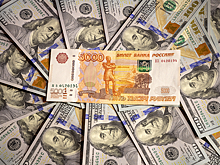 Что происходит на валютном рынке? И как меняются объемы продаж и покупок?