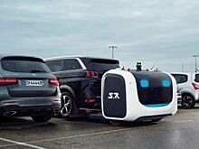 Робот-парковщик проходит тестовые испытания на стоянке в аэропорту