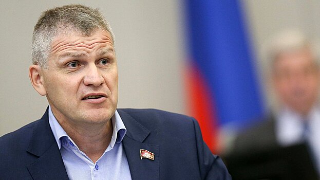 Депутат Куринный предложил пожизненно контролировать педофилов с помощью браслетов