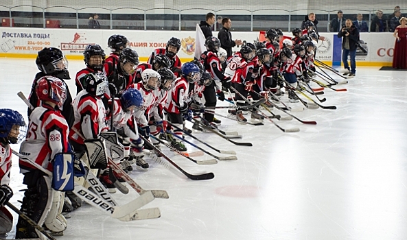 В Воронеже торжественно открыли бесплатную детскую хоккейную школу
