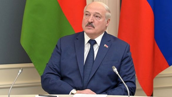 Александр Лукашенко ответил, не холодно ли ему в Санкт-Петербурге