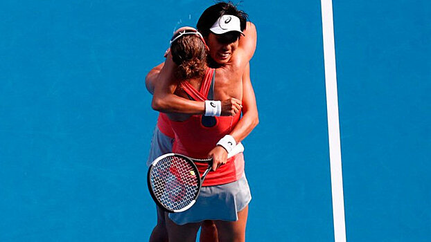 Стосур и Чжан Шуай победили действующих чемпионок в финале Australian Open