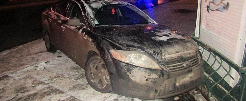 В Ижевске неопытный водитель сбил на остановке трех пешеходов