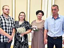 Семья из Салехарда отпраздновала серебряную и ситцевую годовщины свадеб в один день