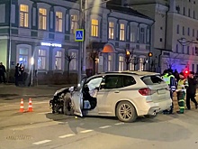 Легковушка протаранила толпу в центре Москвы