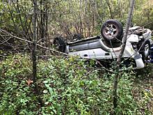 Колесами в небо: в Приморье автоледи на Toyota Land Cruiser Prado устроила ДТП с опрокидыванием