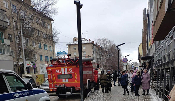 Спецслужбы оцепили ТЦ «Амстердам» в Новосибирске