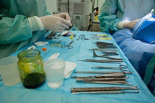 Хирург привлек уборщика в качестве ассистента во время операции