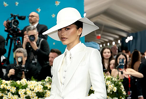 Рианна, Зендая и другие: какие эпатажные наряды показали звезды на Met Gala 2025