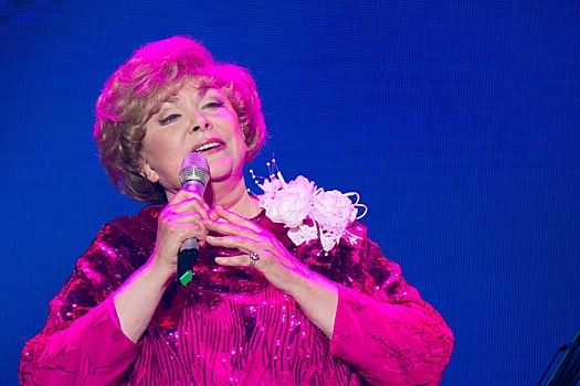 Поклонники Эдиты Пьехи заявили, что у неё серьёзные проблемы со здоровьем