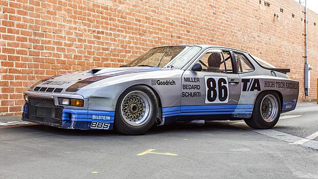 Это Porsche 924 GTR, который участвовал в гонках в Ле-Мане