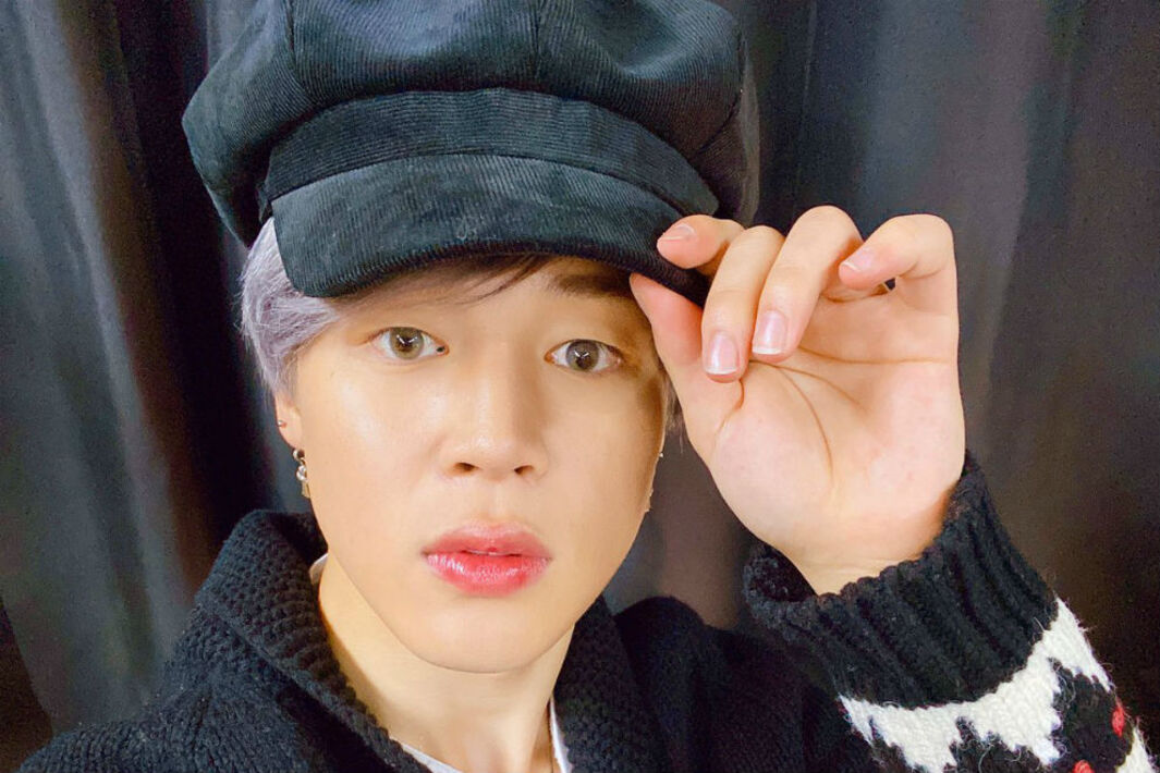 Bts чимин селфи. руки чимина из бтс. чимин из bts. руки тэхена из bts. пак рук.