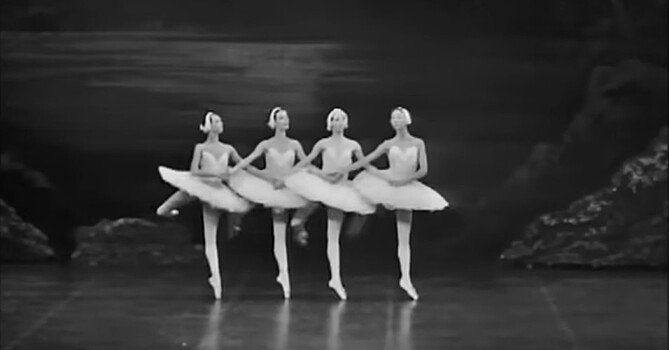 Глава Приморско-Ахтарска отреагировал «Лебединым озером» на обыски: чтобы это значило?