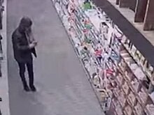 В Киеве мужчина устроил провокацию с российскими игрушками