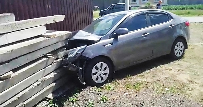 Пьяный водитель в Семеновском районе пострадал от наезда на бетонные столбы