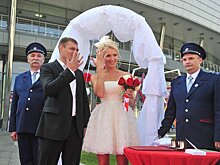 Экономист Хрусталёва: супруги могут получить выплаты от государства на годовщину свадьбы