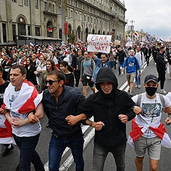 «Народные дружины» против «титушек»: протест в Белоруссии перестал быть мирным