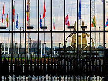 Обзор иноСМИ: «подарок Путину от Трампа» и раскол в НАТО