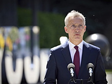 Столтенберг дважды оговорился во время речи о передаче F-16