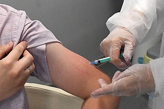 Оперштаб: Пункты вакцинации от COVID-19 в Москве работают с резервом мощности в 40%