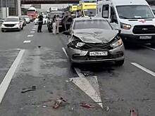 Пострадавшего в ДТП на МКАД эвакуировали на вертолете