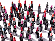 Smashbox выпустил коллекцию из 120 оттенков помад