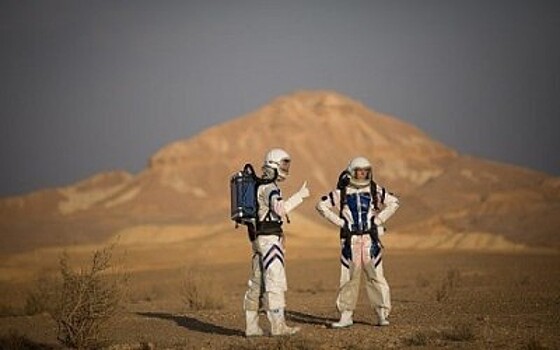 Четверо мужчин и две женщины четыре дня прожили на Марсе