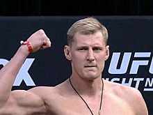 UFC 254. Александр Волков нокаутировал Уолтера Харриса