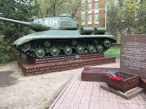 В Серебряном бору можно увидеть монументы в память о войне