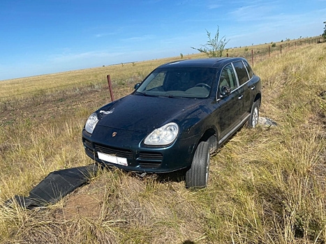 Водитель Porsche Cayenne намеревался прорваться через госграницу на Алтае