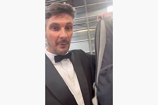 Ведущий пережил грандиозный провал на красной дорожке и назвал себя идиотом