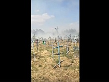 На проспекте Победы загорелась трава возле Вечного огня