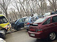 В Ростове произошло массовое ДТП с участием маршрутки и пяти легковушек