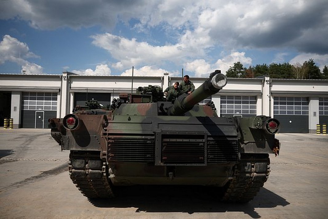 Специалисты Ростеха осмотрели трофейный танк Abrams