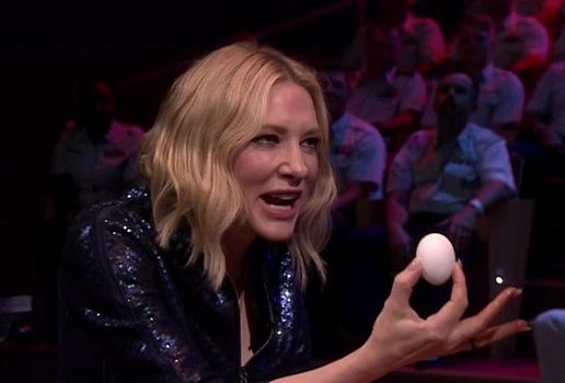 Кейт Бланшетт устроила битву яйцами в эфире шоу