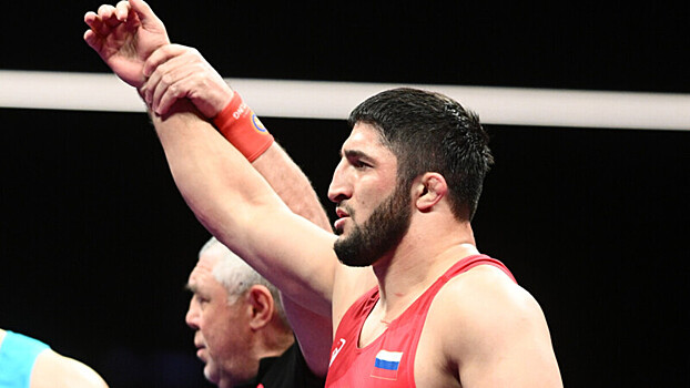Двукратный олимпийский чемпион по борьбе Садулаев закончил Пятигорский государственный университет с красным дипломом
