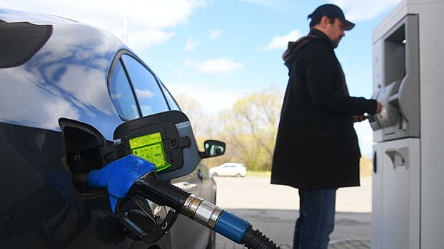 В Москве бензин дорожает 15 недель подряд