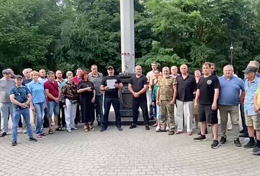 Участники СВО записали видеообращение в защиту генерала Попова с позывным Спартак