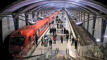 На станции метро "Аэропорт Внуково" начали монтировать многоугольные панели