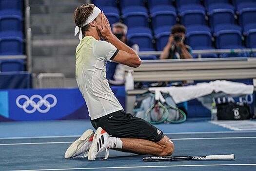 Александр Зверев трогательно обратился к завершившему карьеру Тони Кроосу