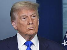 Трамп репостнул изображение, на котором он курит кубинскую сигарету