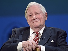 Могилу экс-канцлера ФРГ снова осквернили