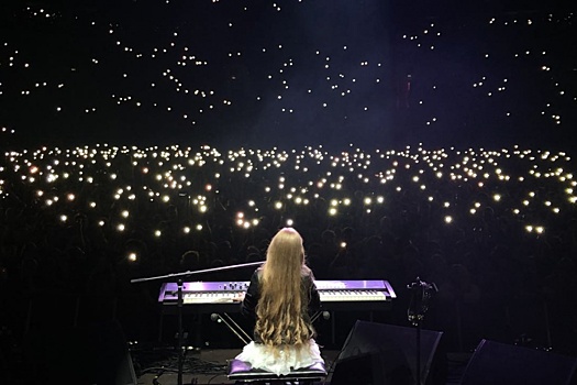 Выполнил обещание: 10-летняя девочка, не попавшая на проект «Голос», спела на концерте Басты