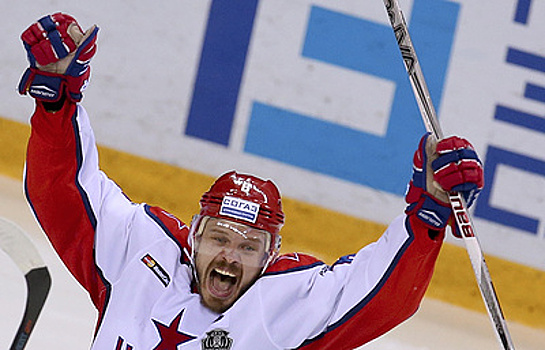 Защитник "Металлурга" Денисов не жалеет, что не попробовал свои силы в НХЛ