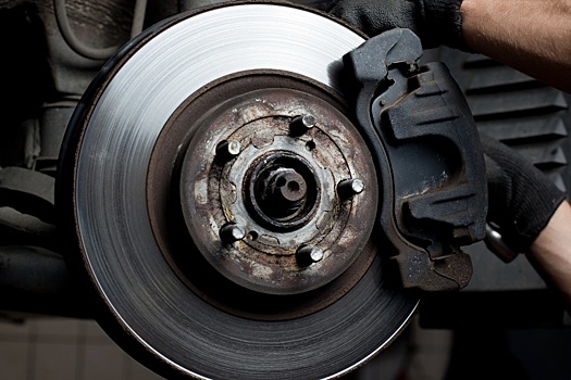 Автоэксперт Щиголев назвал основные признаки неисправности тормозных колодок