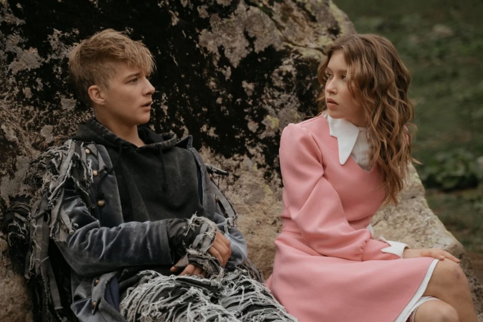 «Алиса в стране чудес» 2025: рассказываем о сюжете, актерах и критике