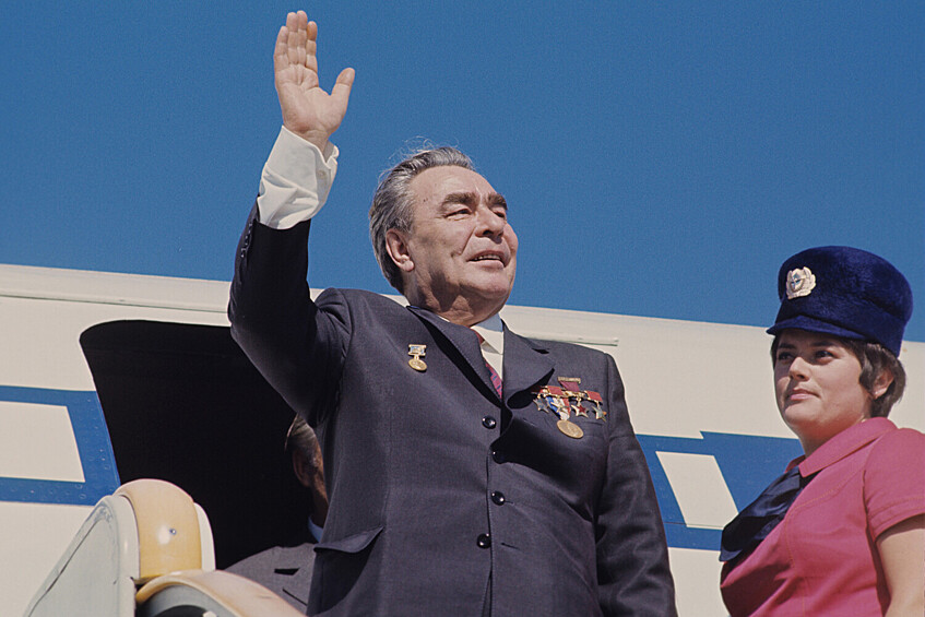 Генеральный Секретарь ЦК КПСС Л.И. Брежнев перед вылетом из Гаваны в Москву, Аэропорт «Хосе Марти», Республика Куба, 3 февраля 1974 года