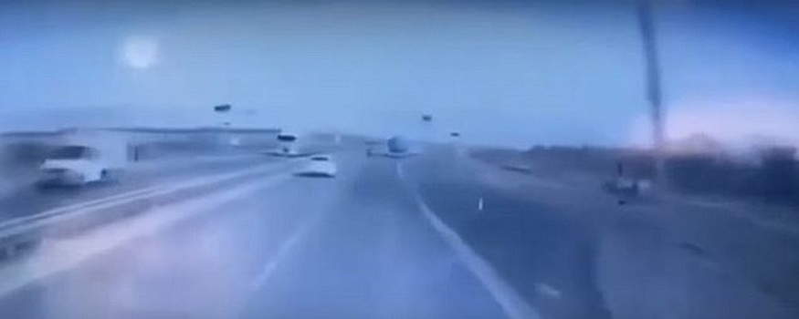 Женщина выпала из окна автомобиля в момент ДТП на трассе под Каменском-Шахтинским