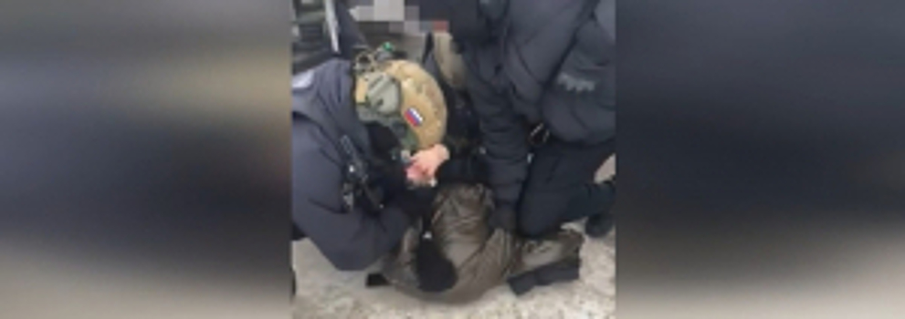 В Нижнем Новгороде полицейские задержали подозреваемого в вымогательстве у женщины пяти миллионов рублей